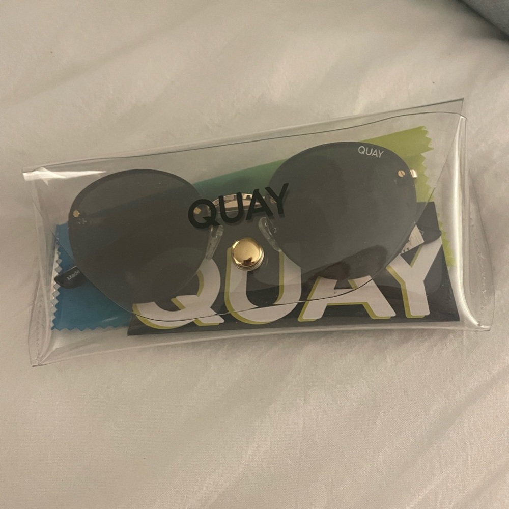 Quay Farrah Sunglasses
